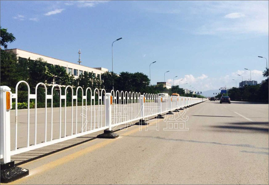 哈尔滨道路护栏安装,哈尔滨道路护栏生产厂家,哈尔滨道路护栏销售厂家